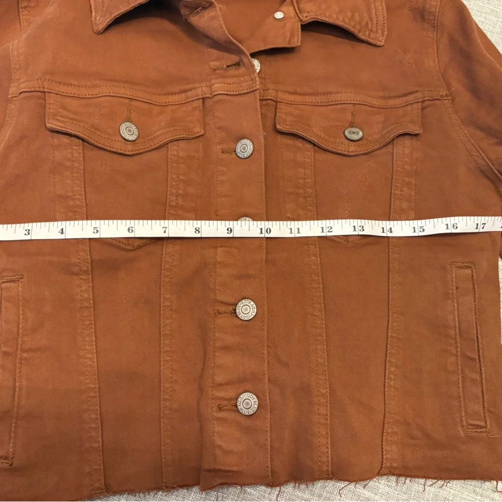 JUDY BLUE CAMEL GARMENT DYED GRINDING CROPPED DENIM JACKET LARGE - Picture 15 of 16